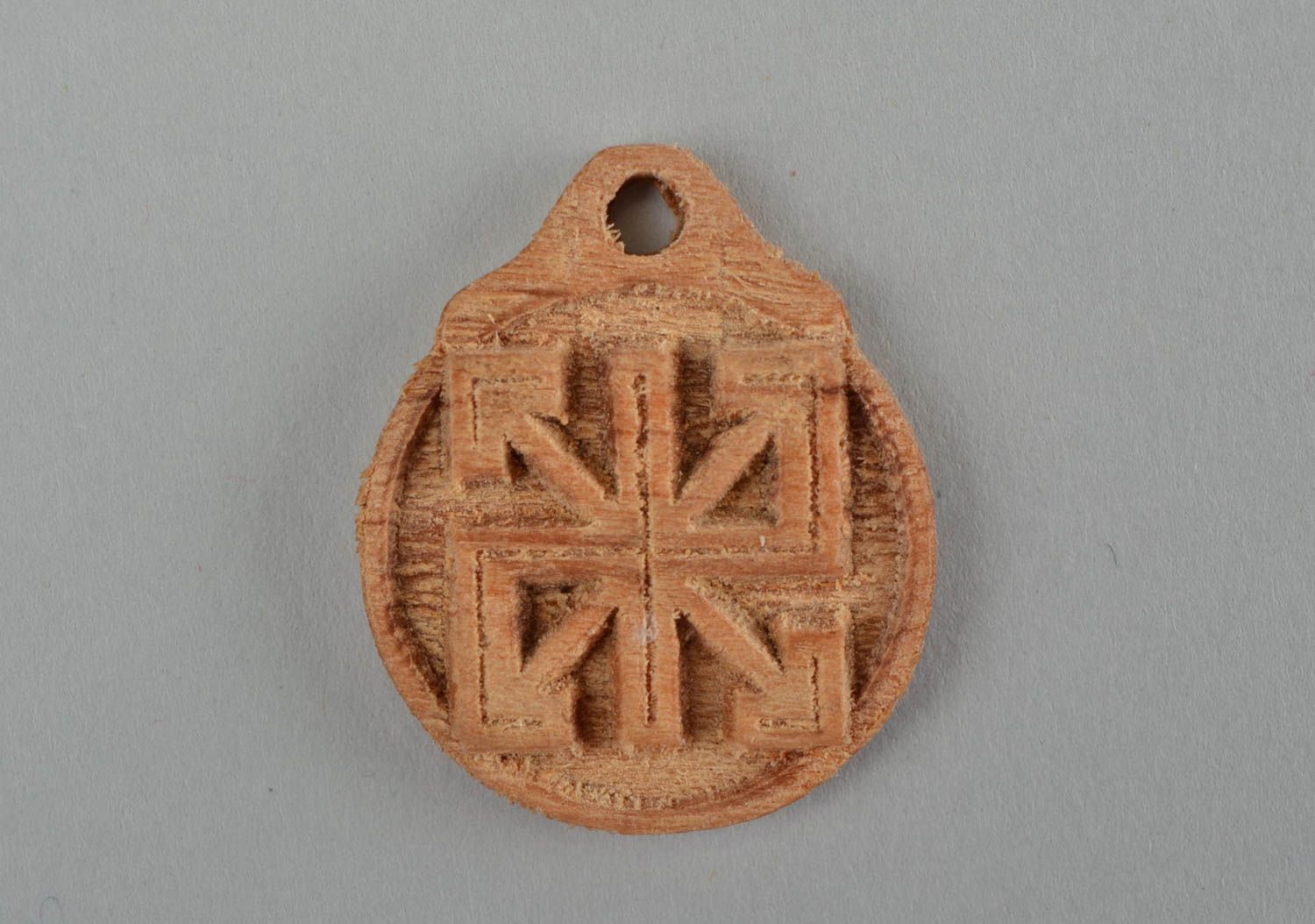 Colgante de madera de tilo tallado a mano artesanal original amuleto eslavo foto 3