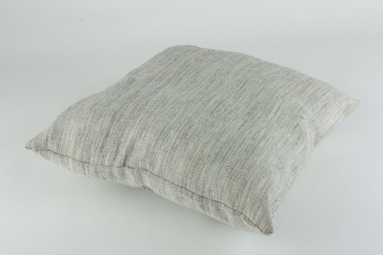 Coussin pour canapé en tissu naturel zippé fait main gris original Paris photo 1