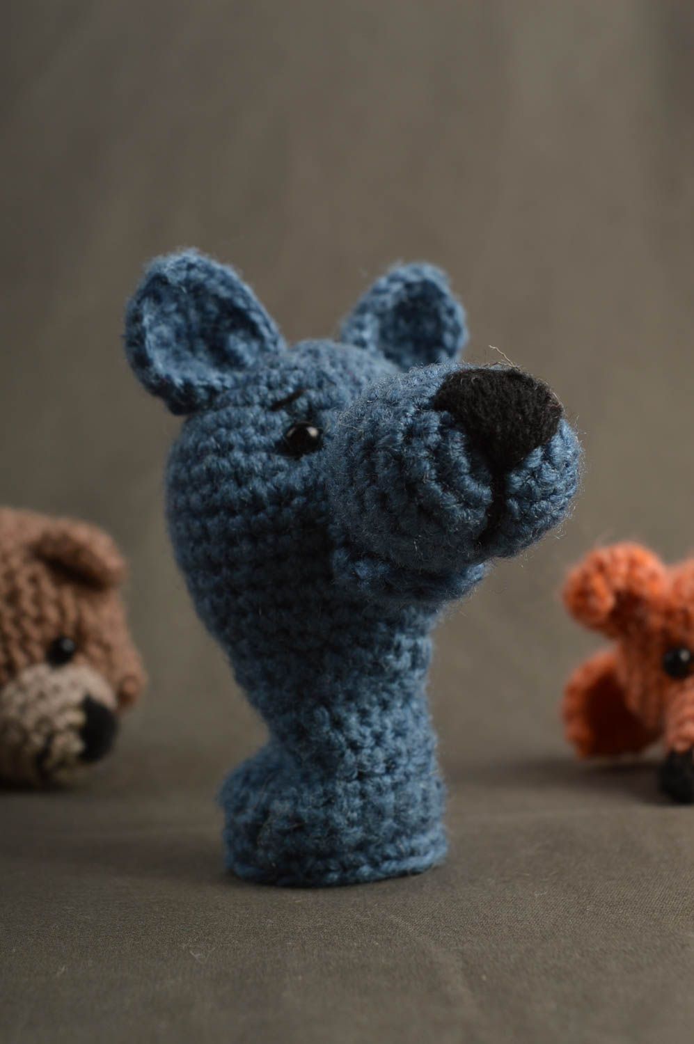 Marionnette à doigt loup faite main tricotée au crochet Cadeau pour enfant photo 2