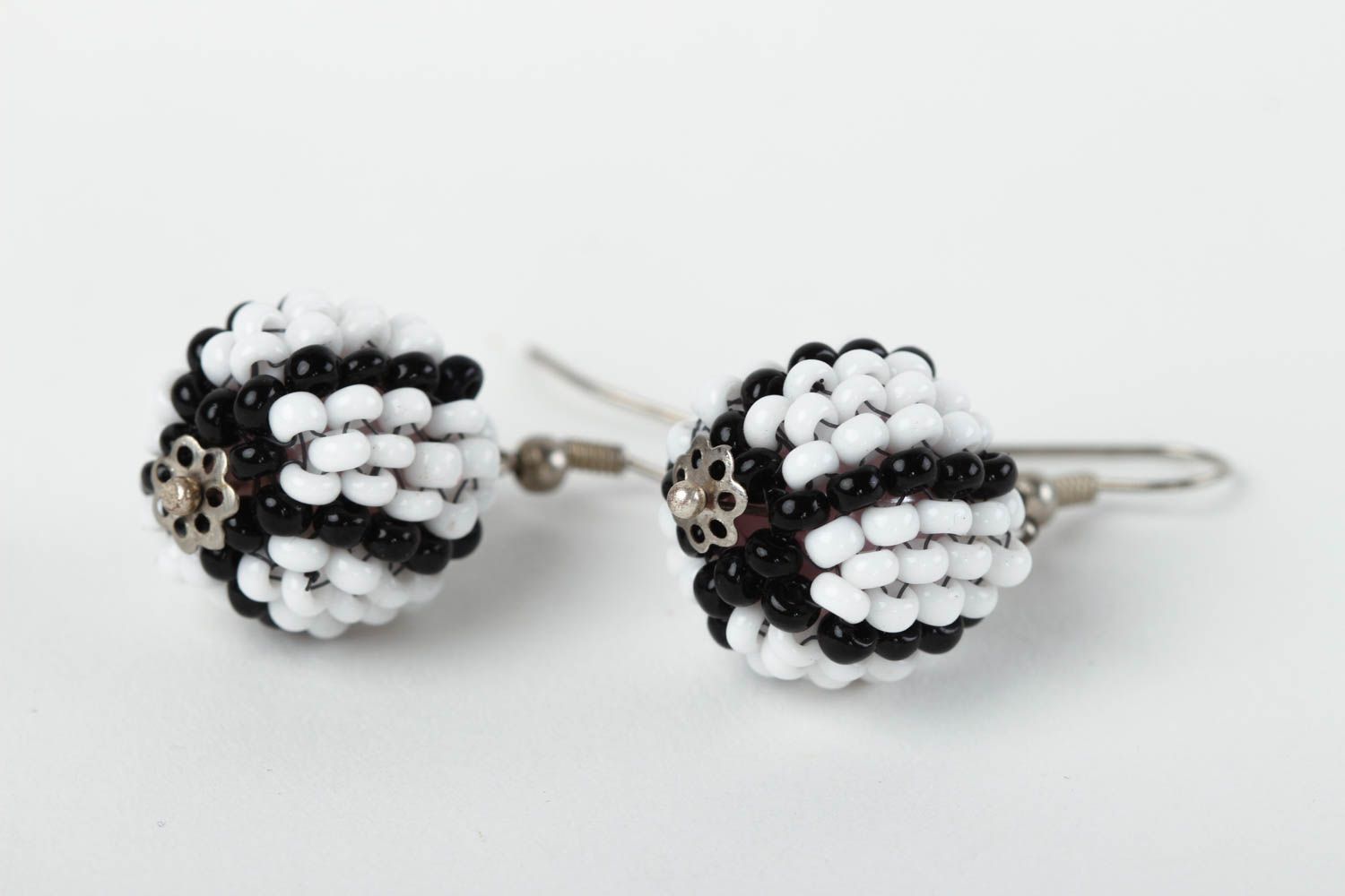 Stylish handmade beaded earrings ball earrings design beautiful jewellery photo 3