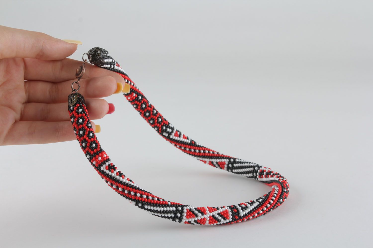 Beaded cord necklace with ethnic pattern  photo 4