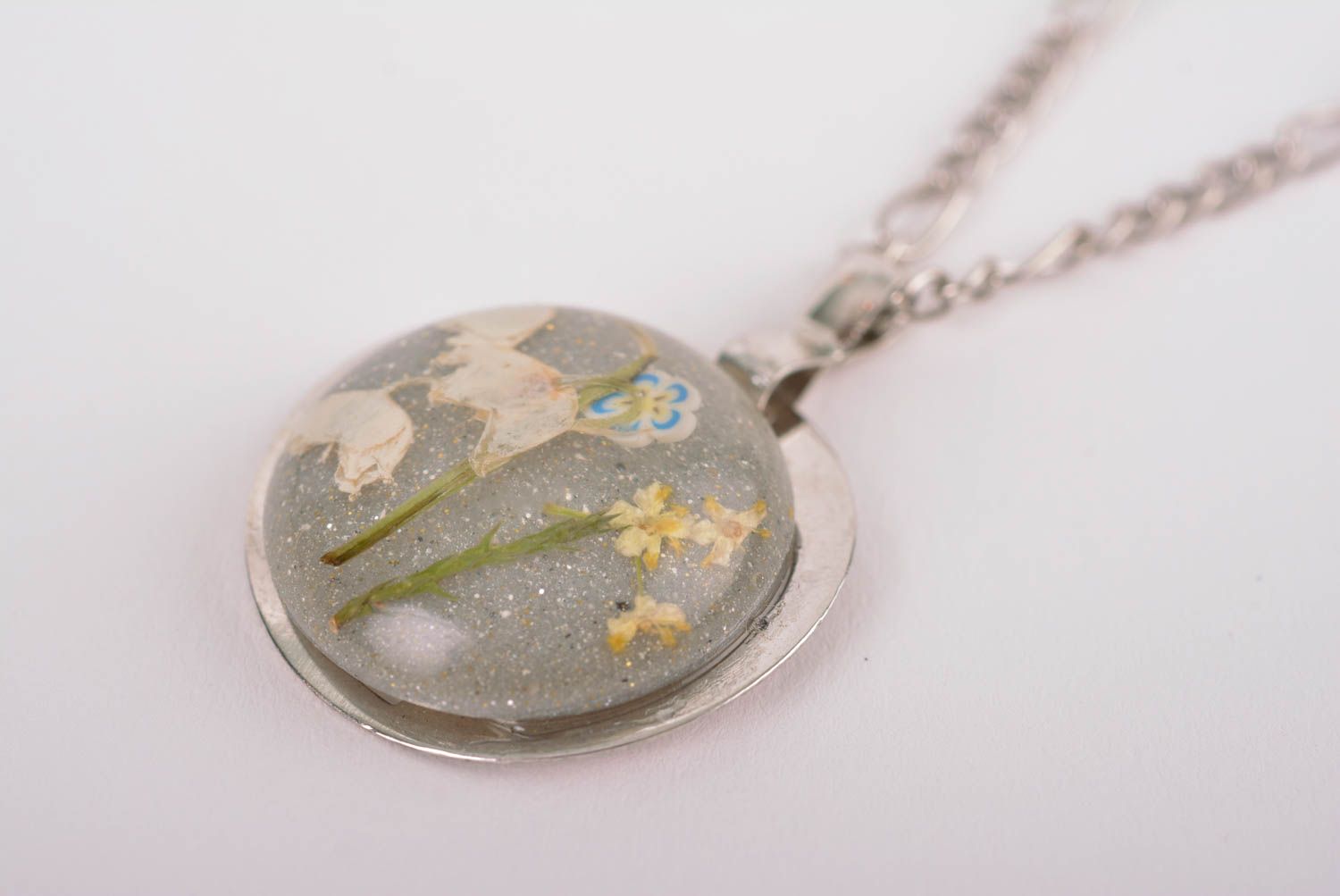 Unusual handmade epoxy pendant with real flowers metal necklace trendy jewelry photo 4