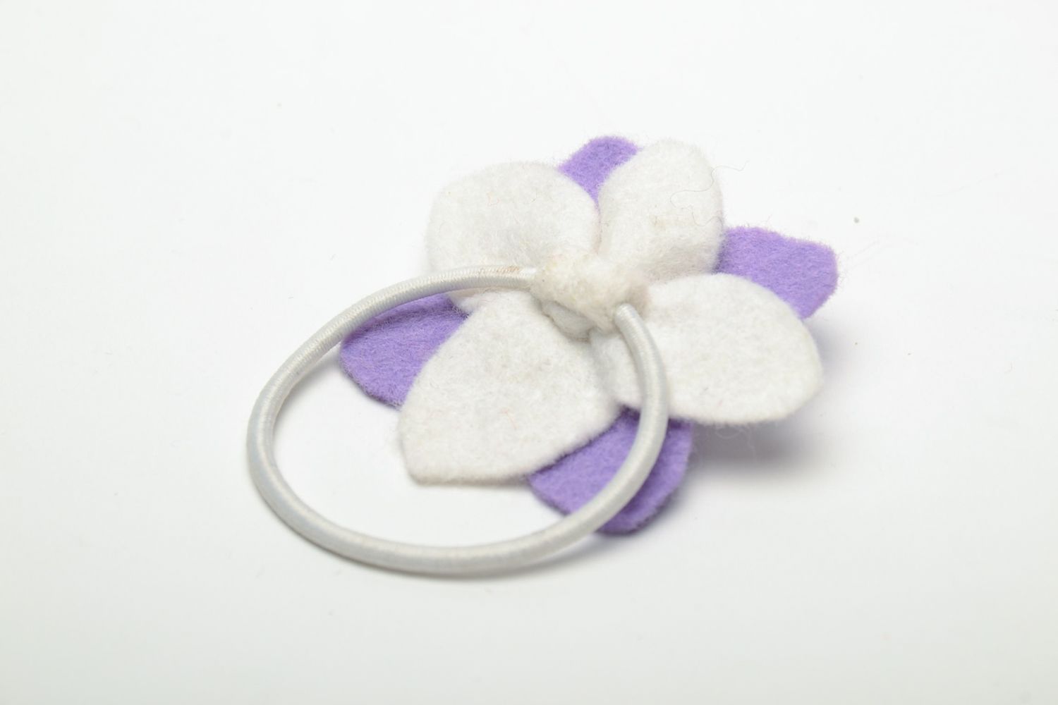Lilac and white scrunchy with felt flower photo 5