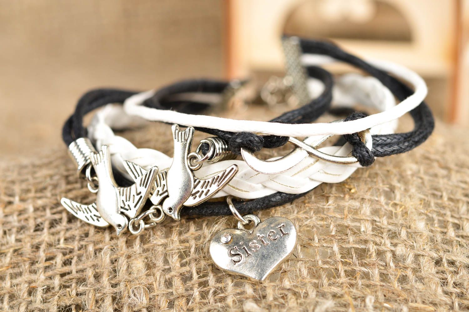 Geflochtenes Armband handmade schwarz weiß Armband Frauen Schmuck für Frauen foto 1