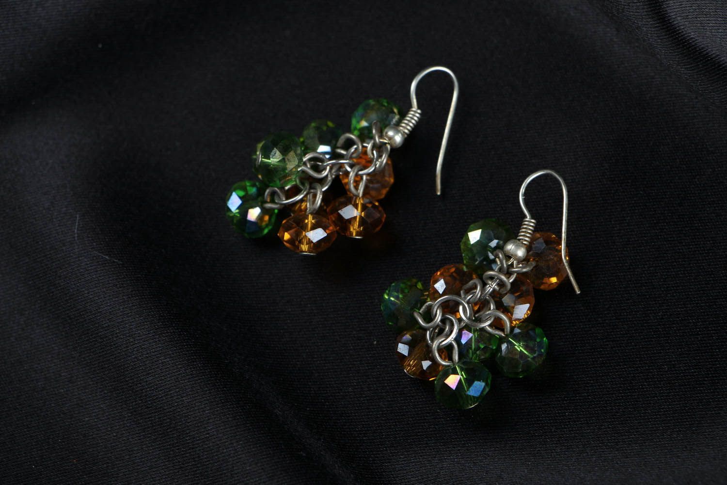 Les boucles d'oreilles artisanales en perles de cristal photo 1