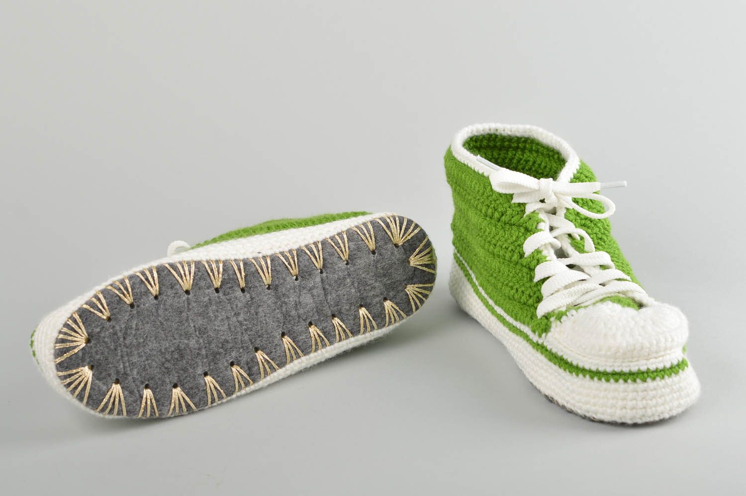 Zapatillas artesanales tejidas a crochet pantuflas originales regalo original foto 3