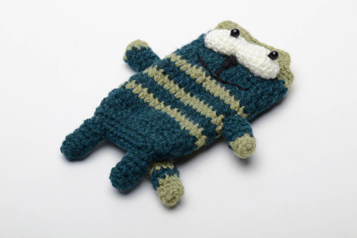Crochet phone case in the shape of cat photo 2