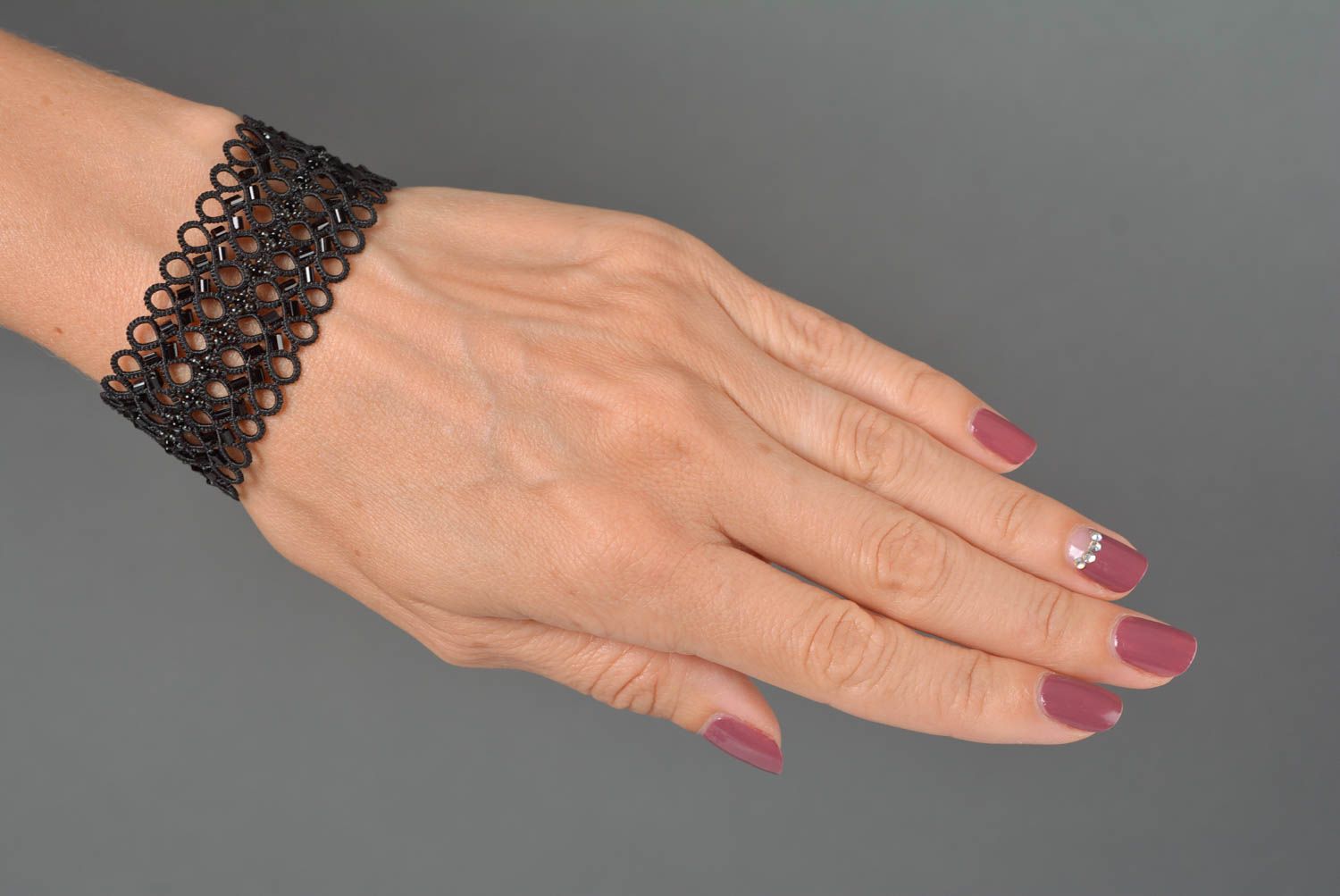 Bracelet textile Bijou fait main Accessoire femme élégant de créateur noir photo 3