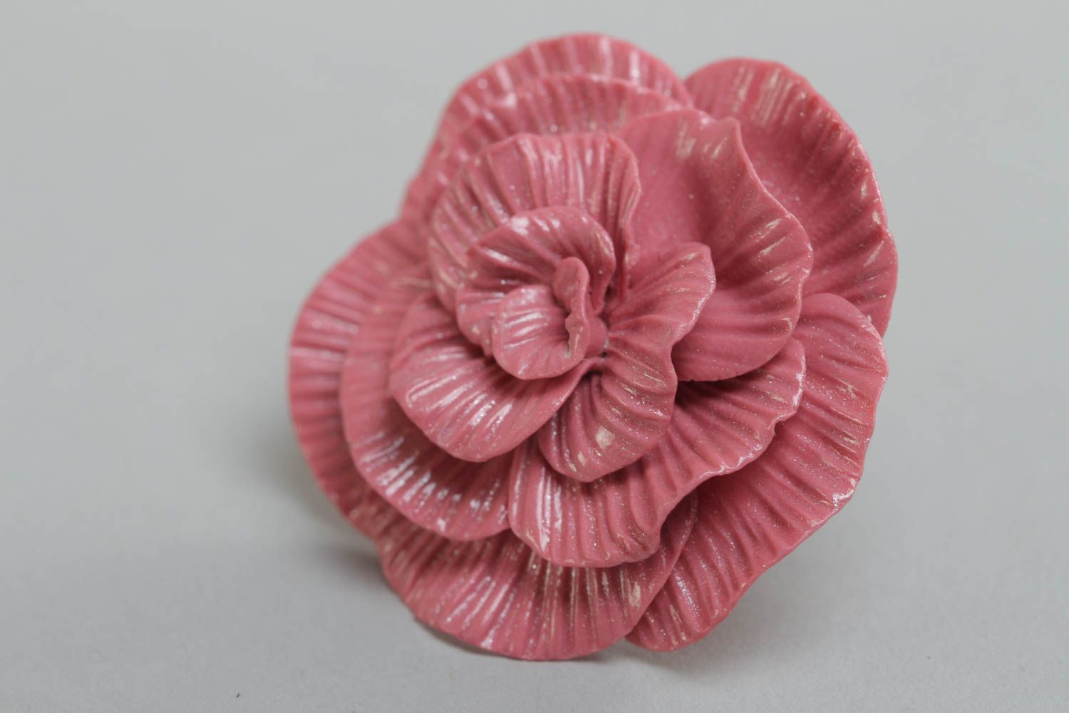 Кольцо цветок из полимерной глины крупное объемное с регулируемым размером фото 2
