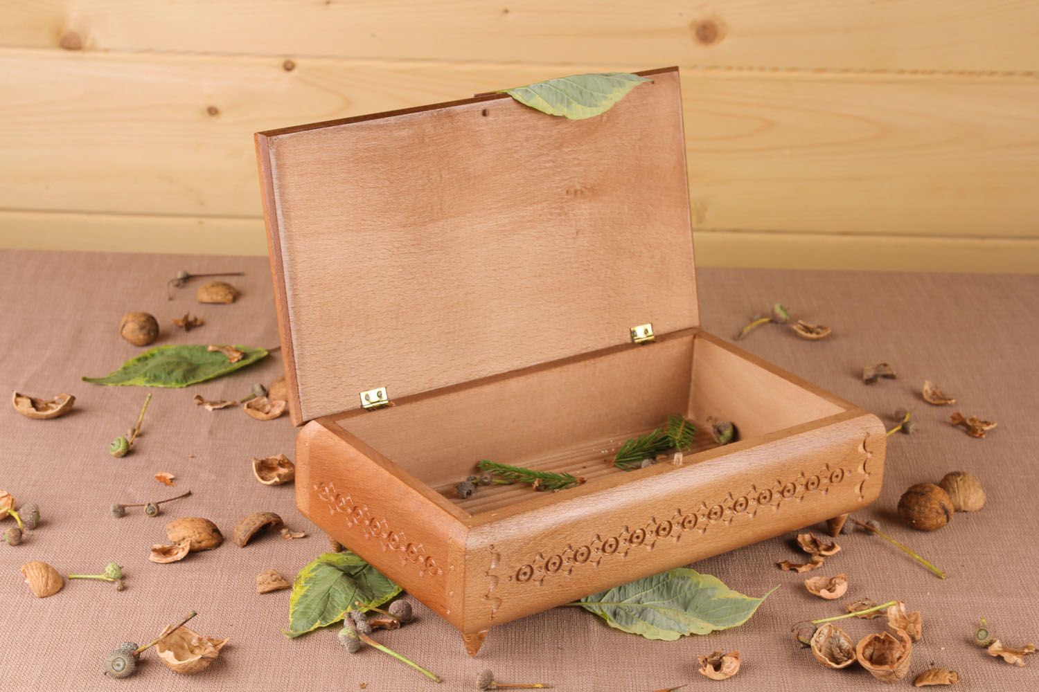 Caja de madera tallada hecha a mano  foto 5