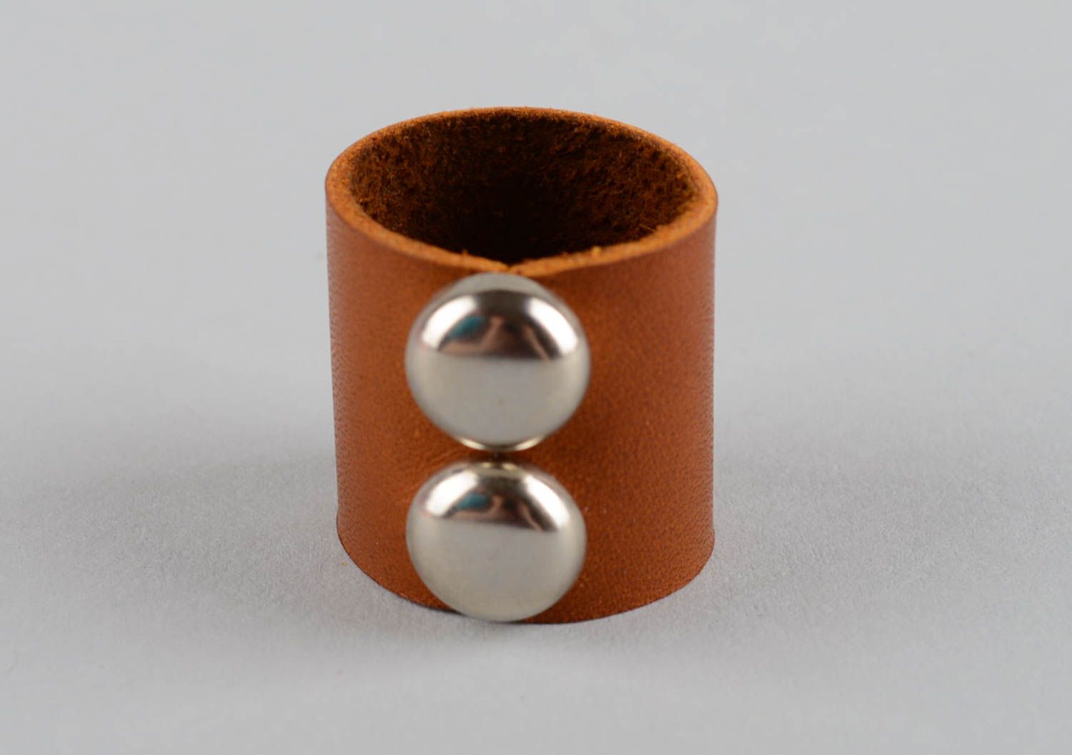 Коричневое кожаное кольцо ручной работы оригинальное для девушек подарок  фото 2