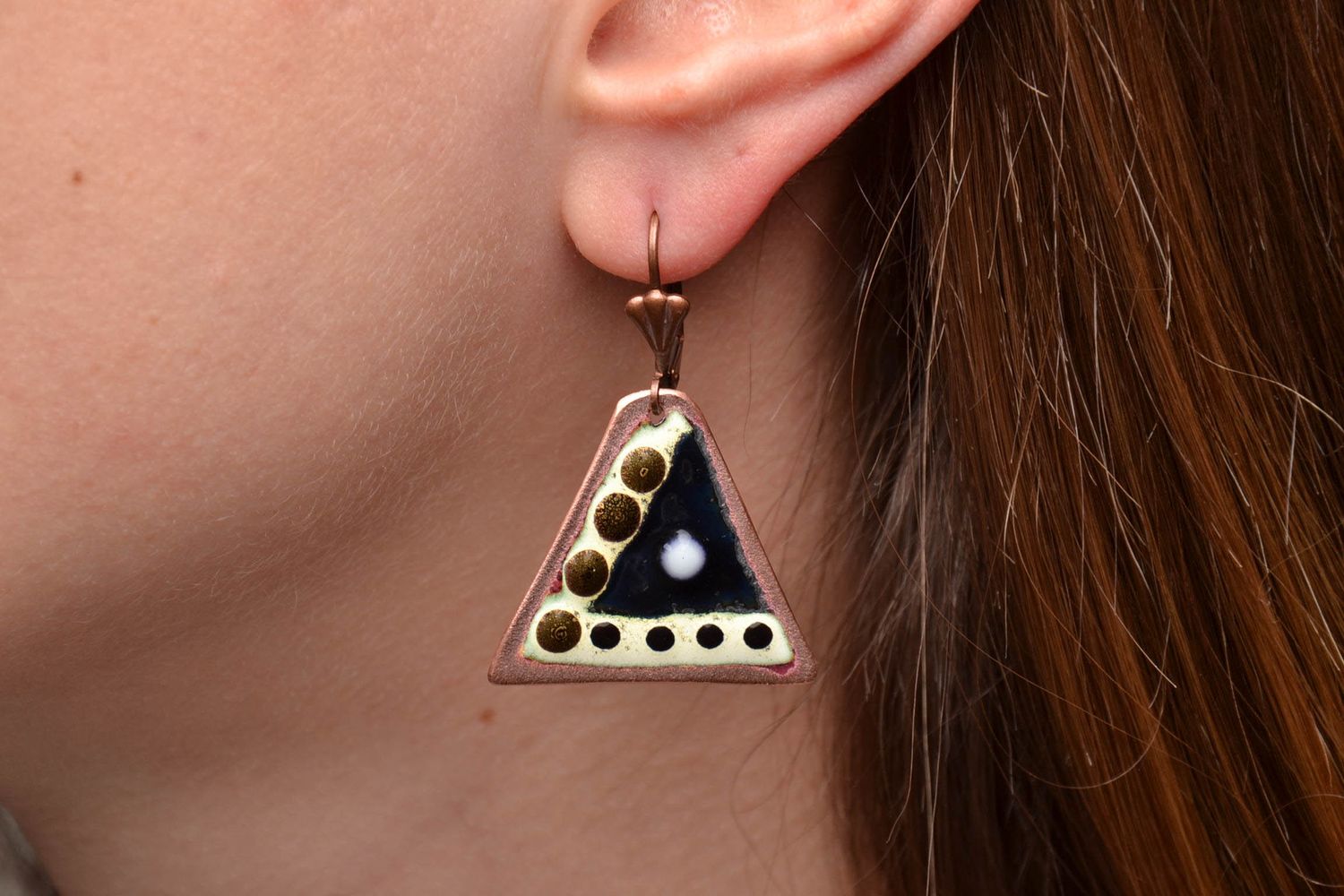Triangle copper earrings painted with enamels photo 2