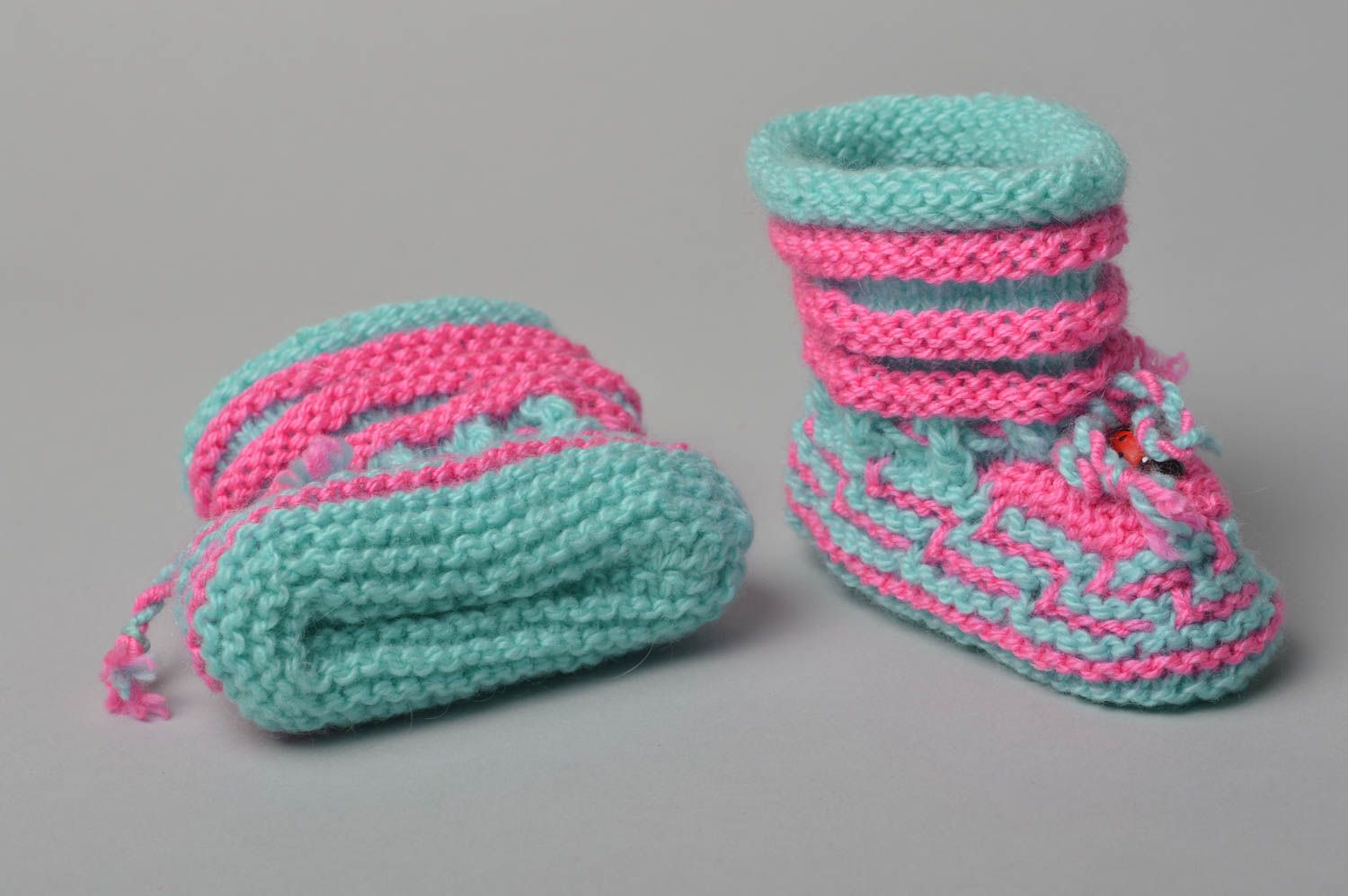 Handgefertigte Schuhe gehäkelte Babyschuhe Geschenk für Kleinkinder Marienkäfer  foto 5