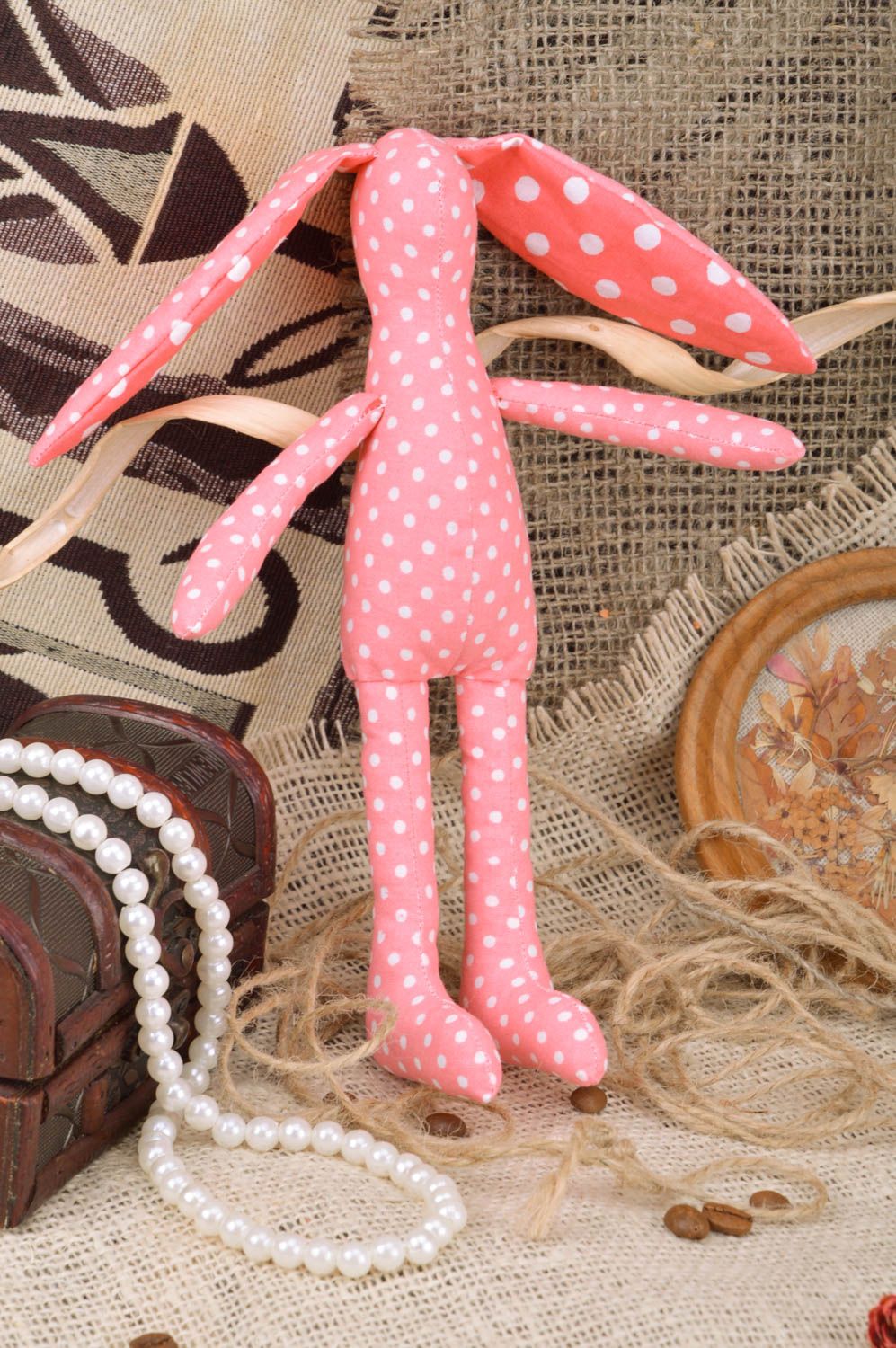 Originelles rosafarbiges handgemachtes Stofftier Hase aus Baumwolle für Kinder foto 1