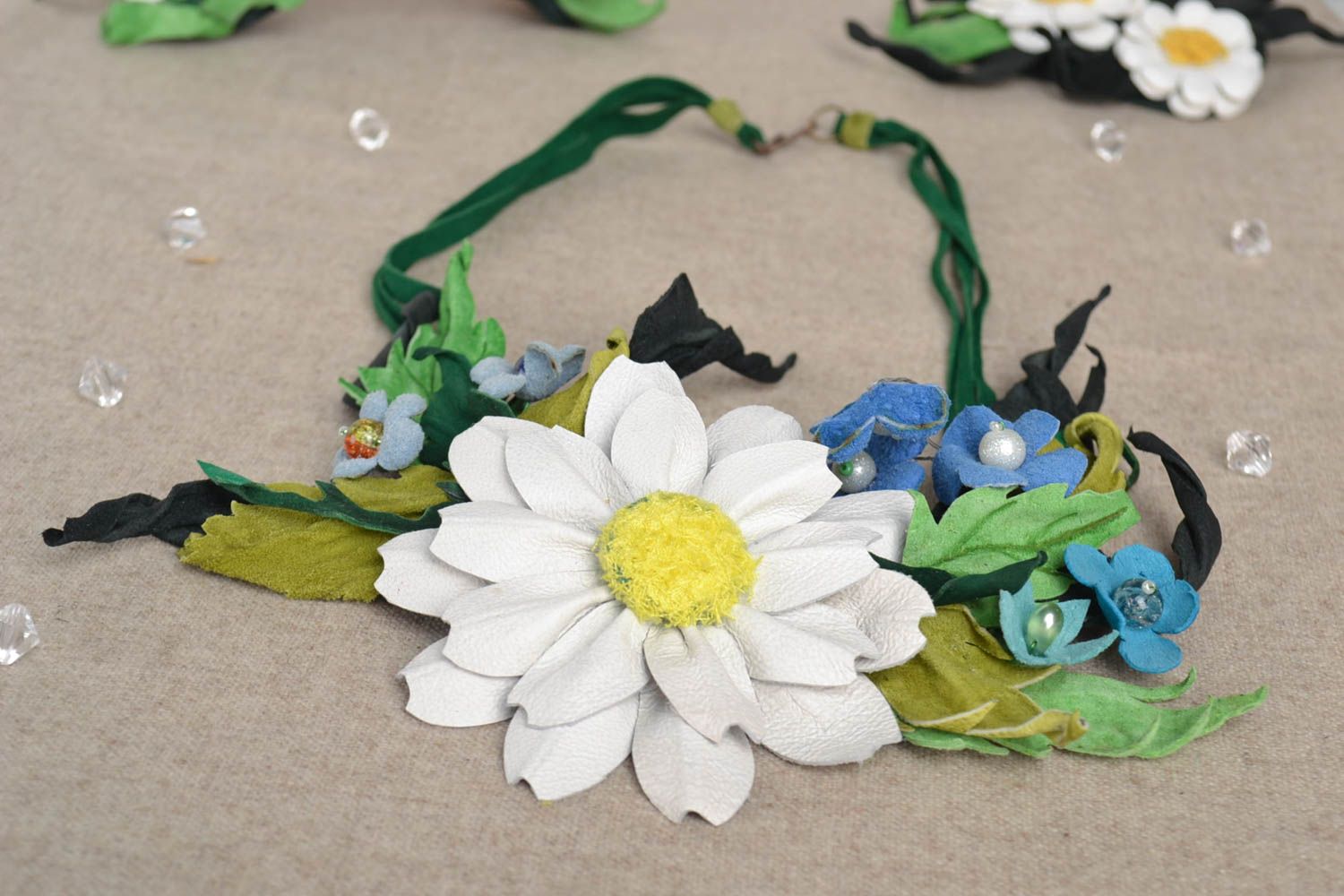 Collar de cuero artesanal floral bisutería de moda accesorio para mujer foto 1