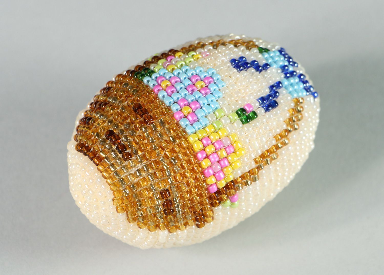 Easter egg decorated with beads photo 1