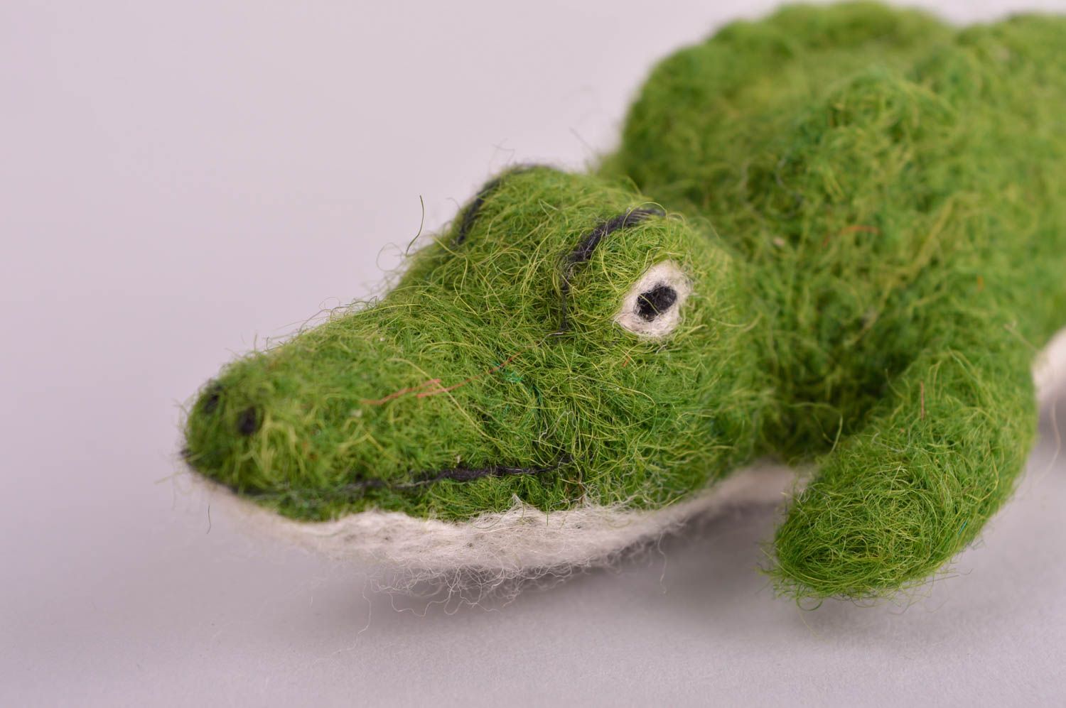 Peluche crocodile Jouet fait main en laine feutrée original Cadeau pour enfant photo 5