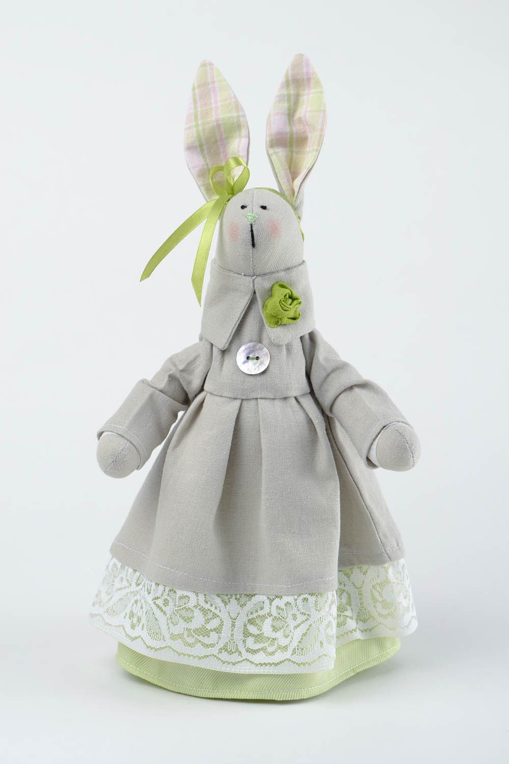 Handgemachtes schönes Kuscheltier Hase im Kleid Geschenke für Kinder Haus Deko foto 4