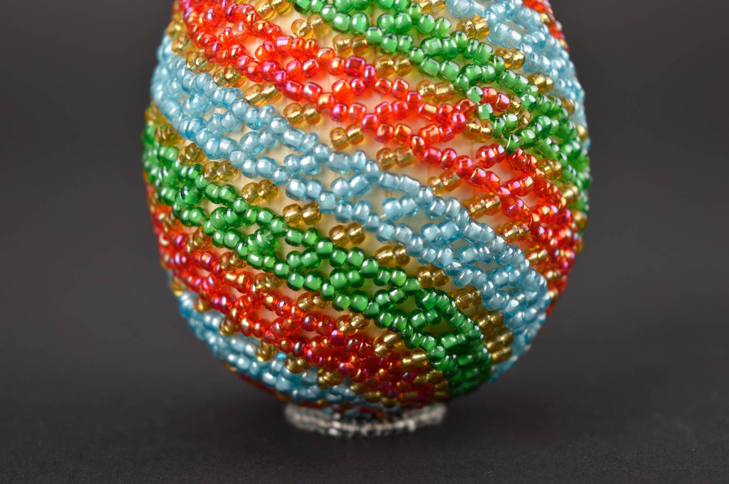 Oeuf de Pâques fait main Oeuf décoré de perles de rocaille Décoration de Pâques photo 2