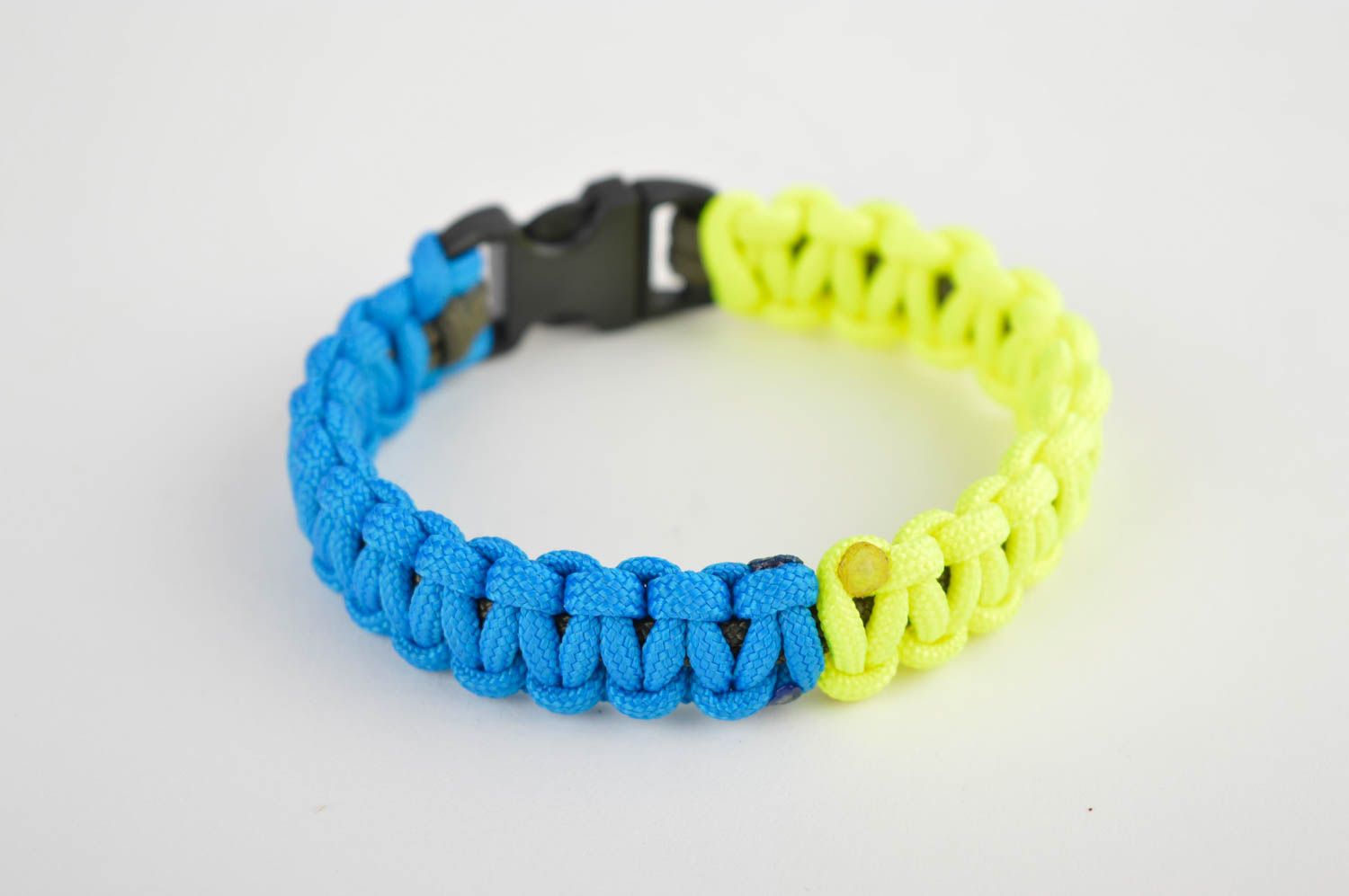Gelb blaues Paracord Armband handmade Accessoire für Männer Survival Armband foto 5