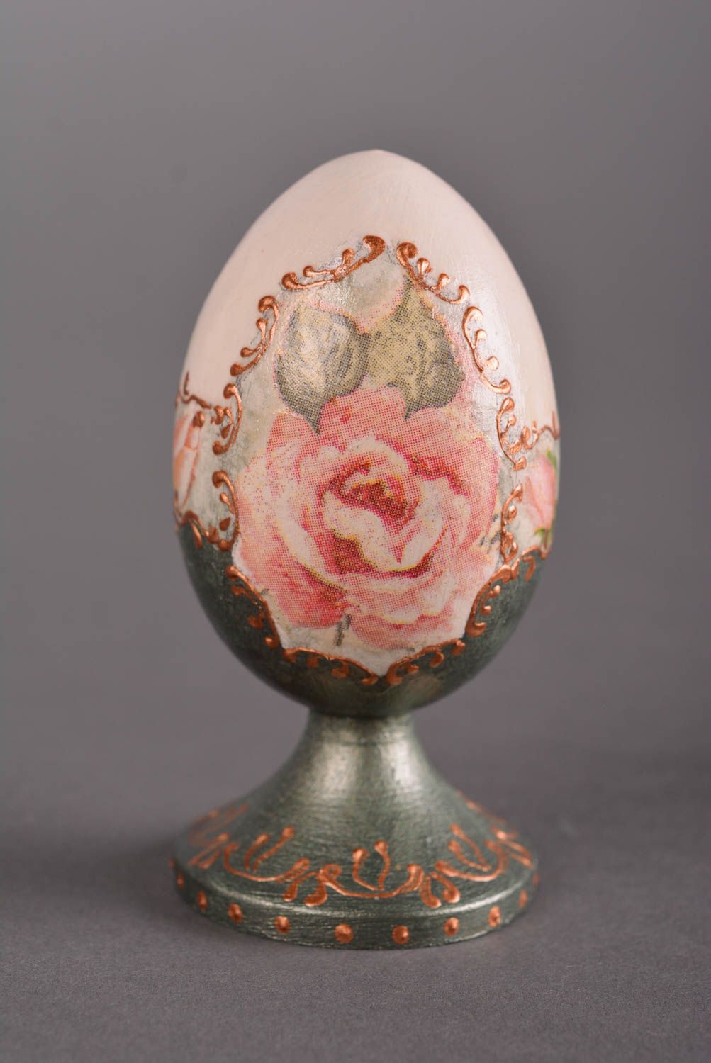 Huevo artesanal de madera elemento decorativo con rosa regalo para Pascua foto 1