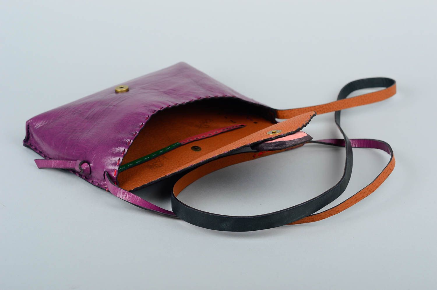 Сумка ручной работы сумка через плечо кожаная сумка фиолетовая красивая фото 4
