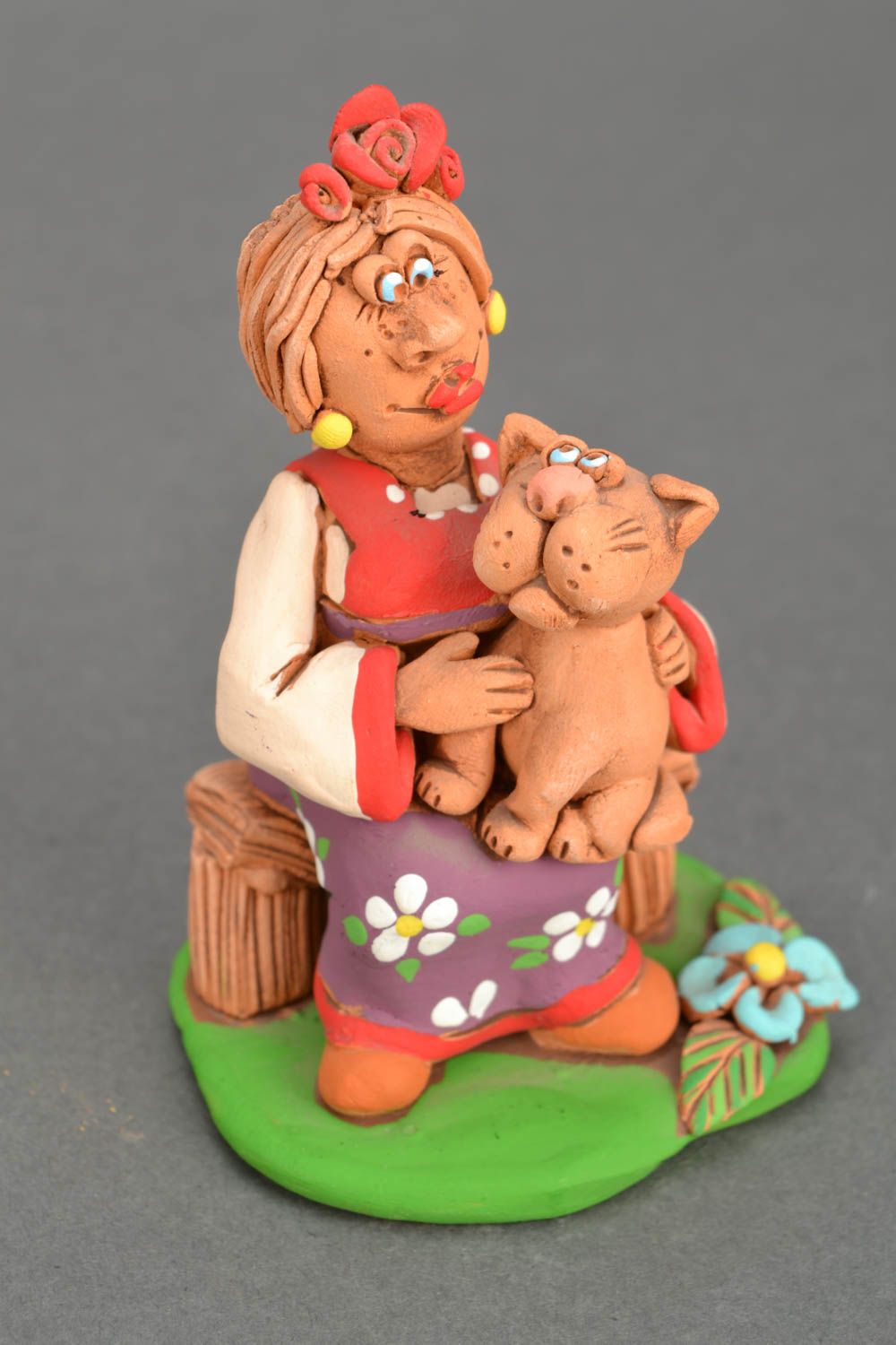 Керамическая статуэтка Девушка с котом фото 3