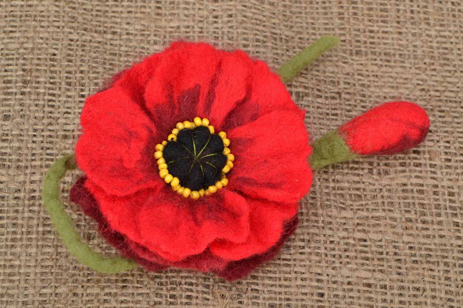 Шерстяная брошь-цветок Красный мак фото 1