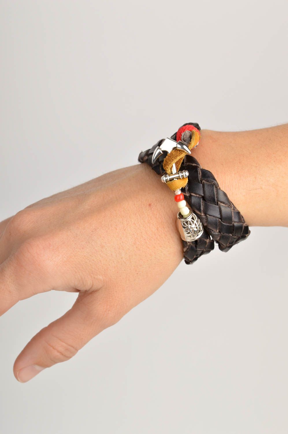 Кожаный браслет ручной работы украшение из кожи мужское браслет на руку фото 2