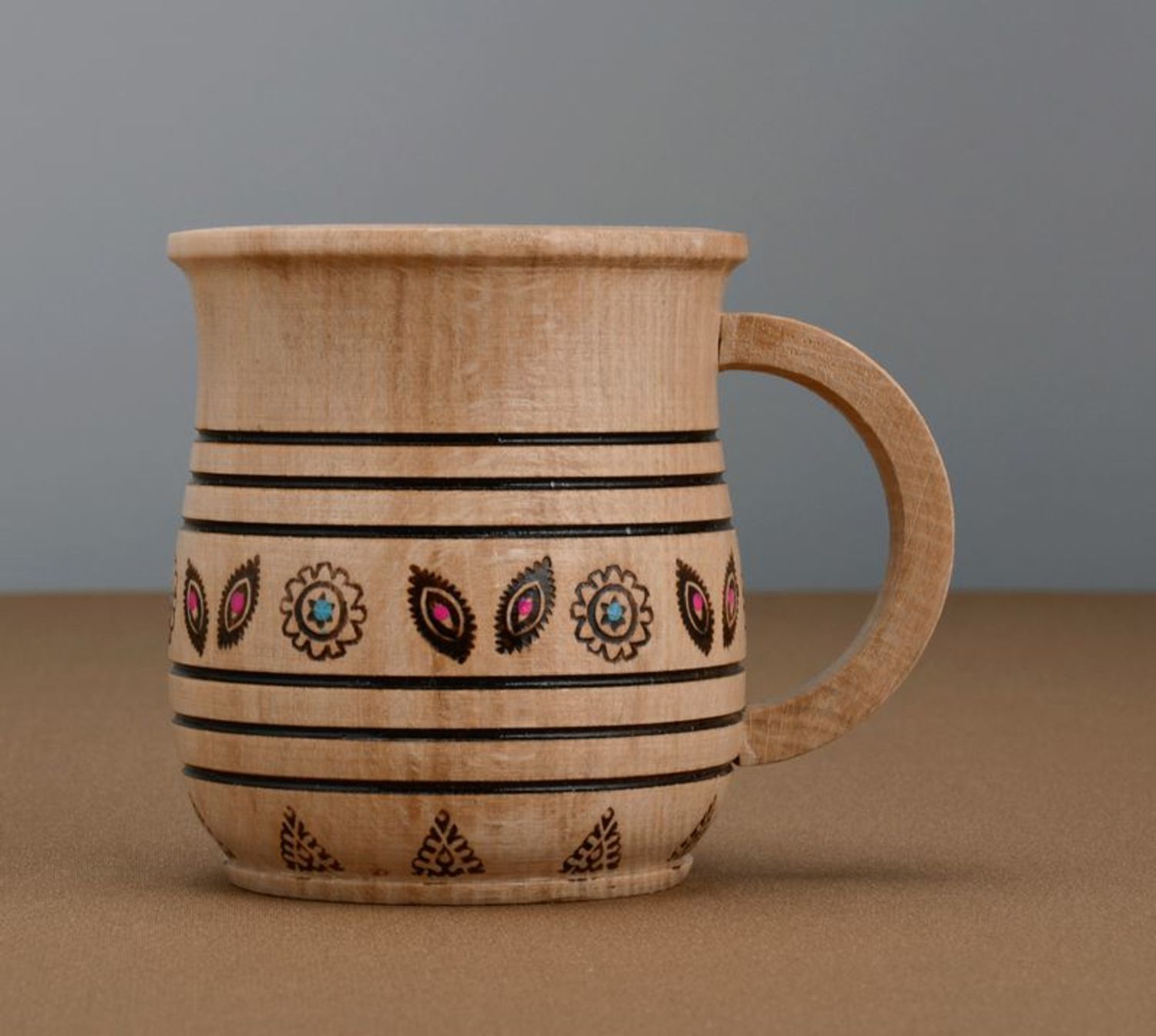 Decorative wooden mug photo 3