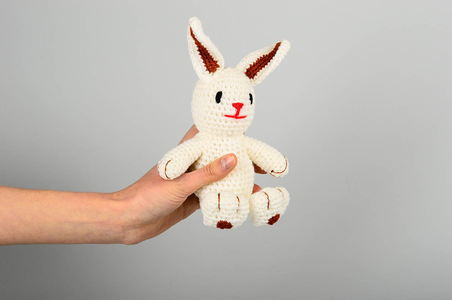 Jouet lapin blanc fait main Peluche tricot coton au crochet Déco chambre photo 2