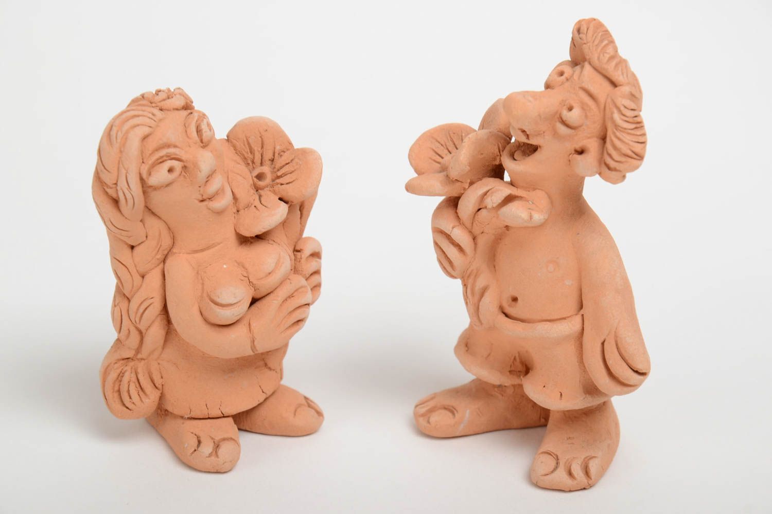 Набор фигурок из глины 2 керамических статуэтки мужчина и женщина ручной лепки фото 2
