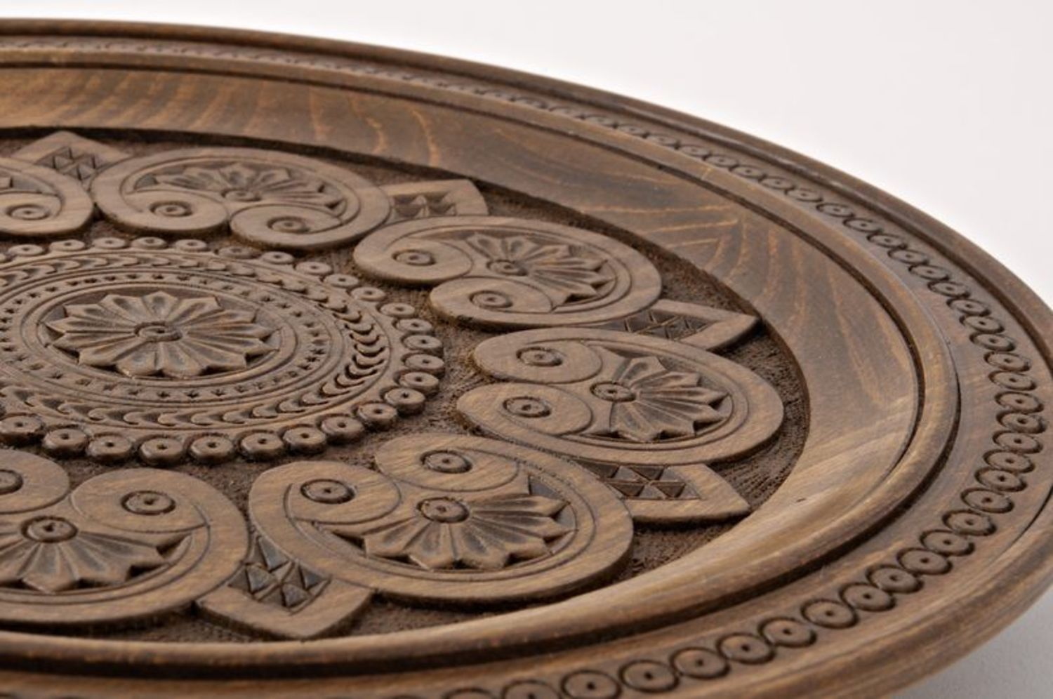 Carved decorative plate photo 4