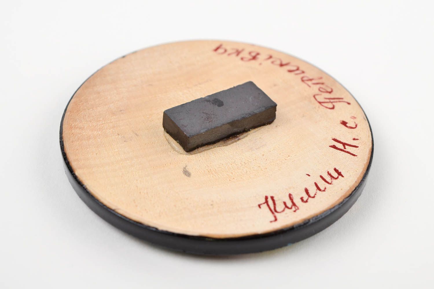 Магнит ручной работы деревянный магнит подарок из дерева черный с лебедями фото 5