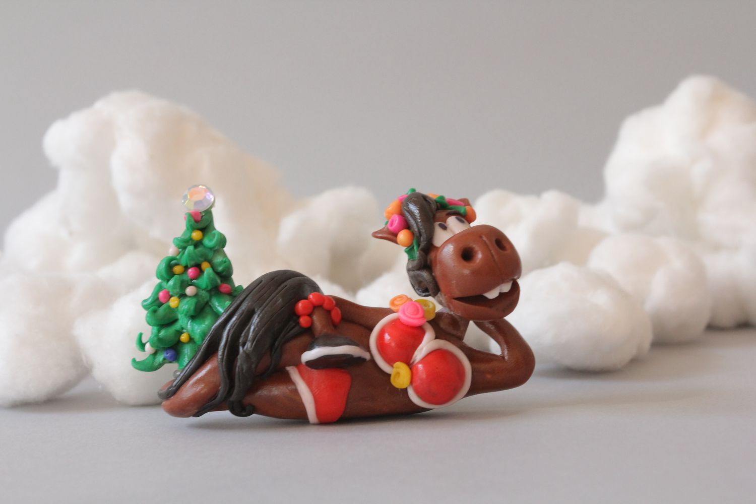 Figurilla decorativa  hecha a mano  “Caballo navideño” foto 5