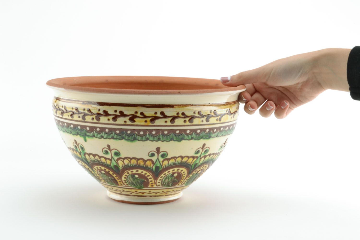 Deep ceramic bowl photo 3