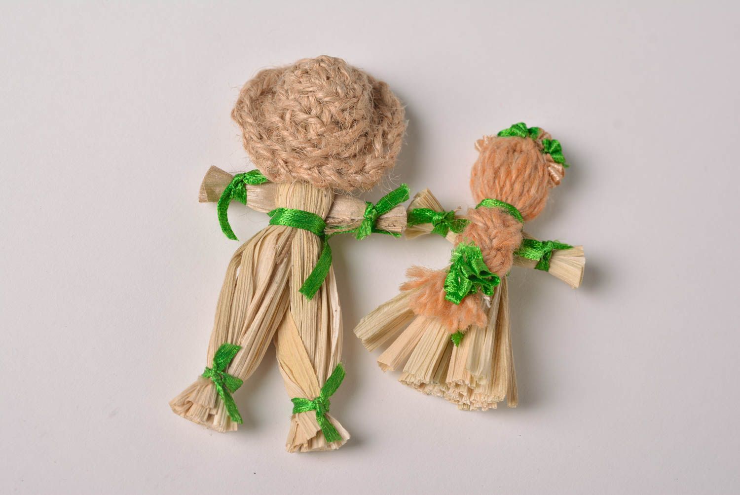 Handmade designer cute dolls unusual Slavonic amulets dolls made of straw photo 5