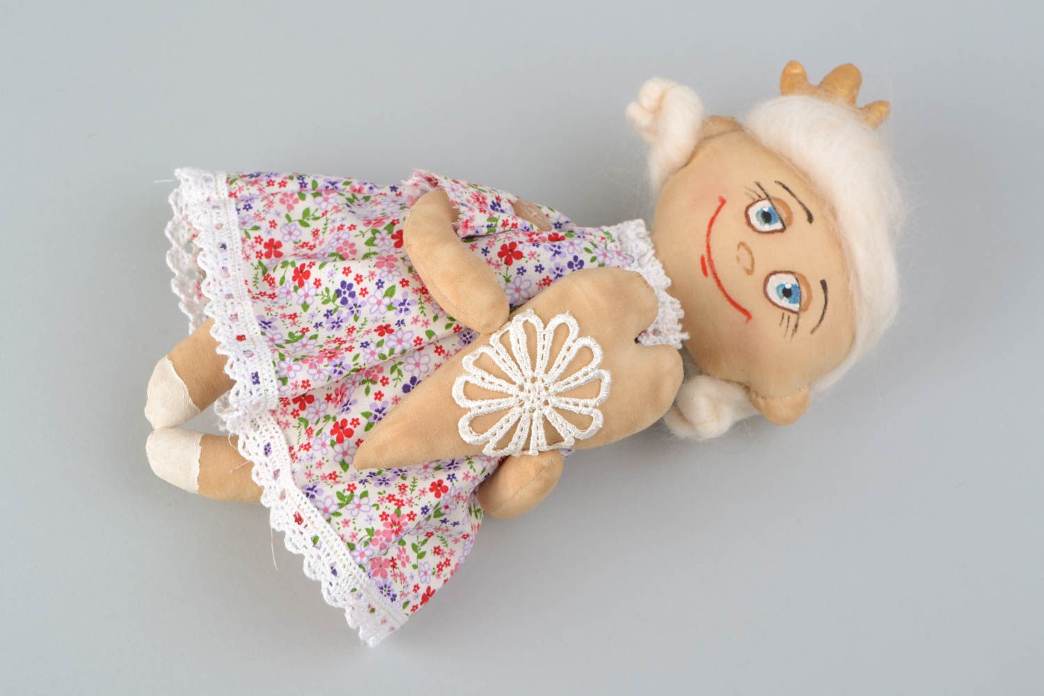 Poupée décorative en tissu de coton faite main originale Petite princesse photo 2