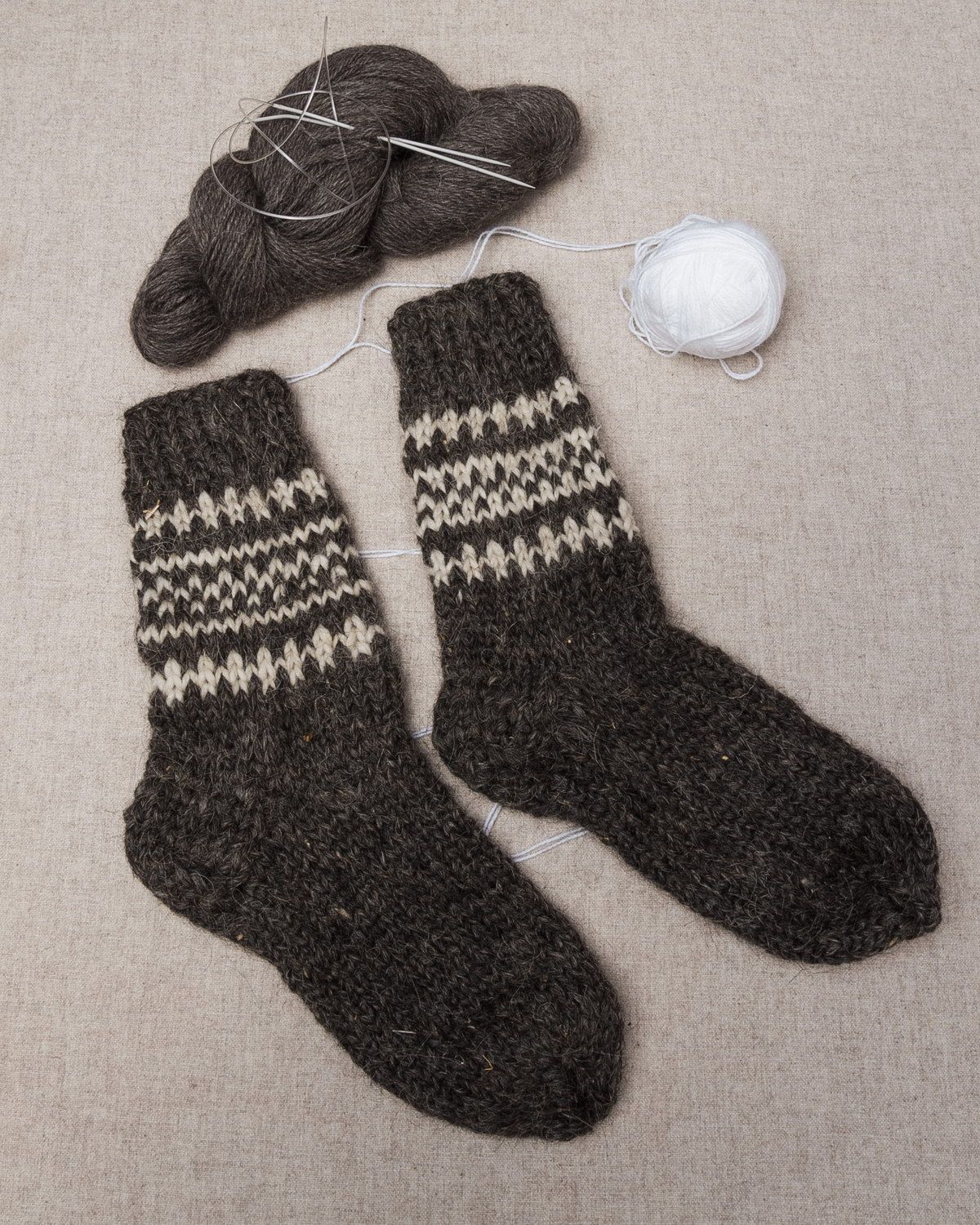 Men's wool socks of grey color photo 1