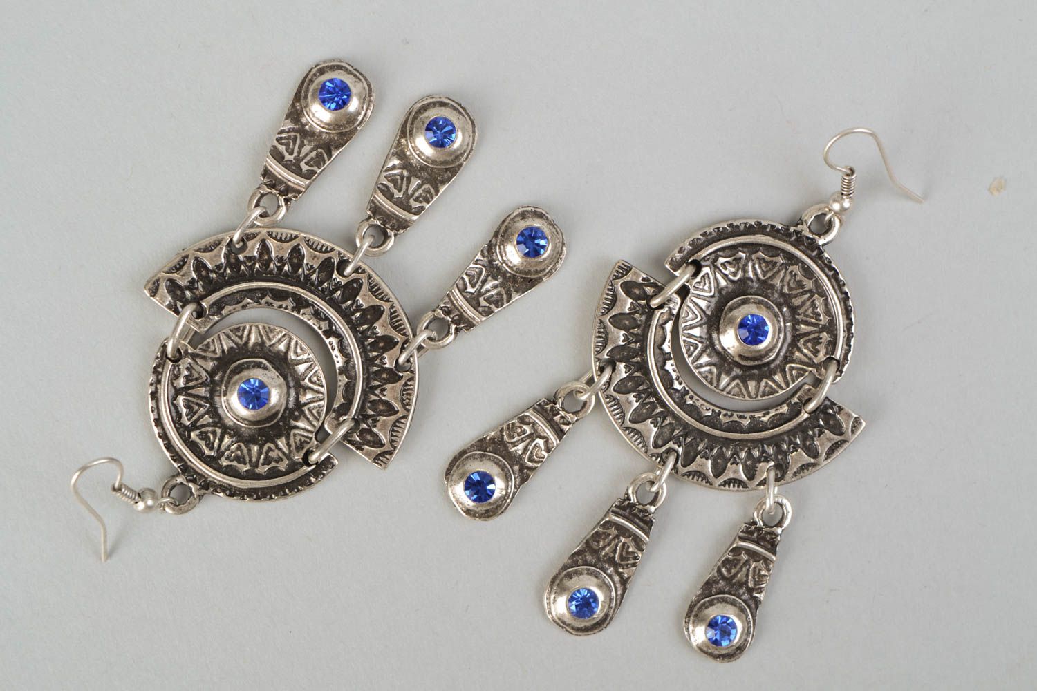 Beautiful unusual netal earrings in ethnic style photo 3