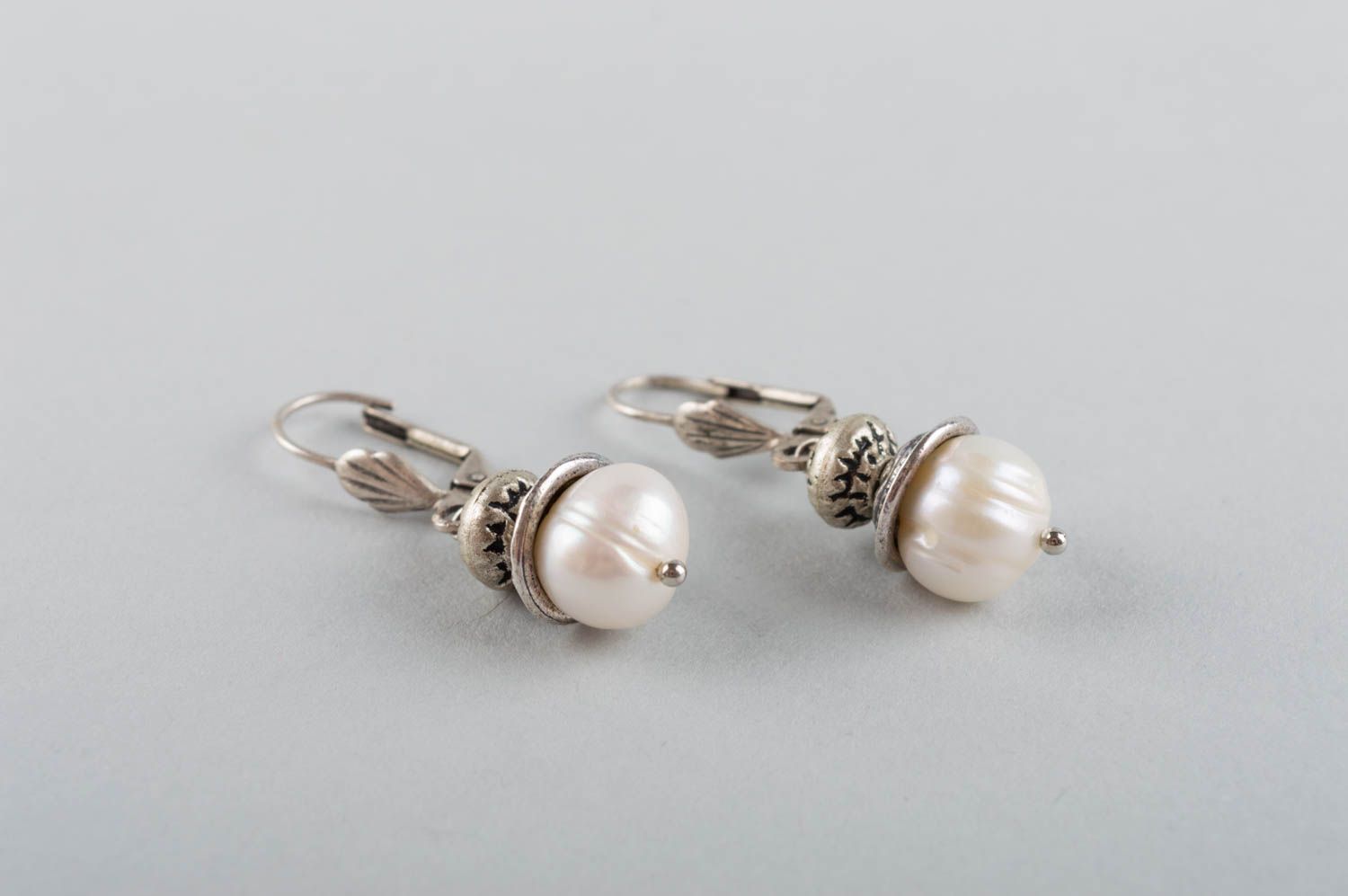 Handmade exquisite latten neat earrings with fresh water pearls photo 3