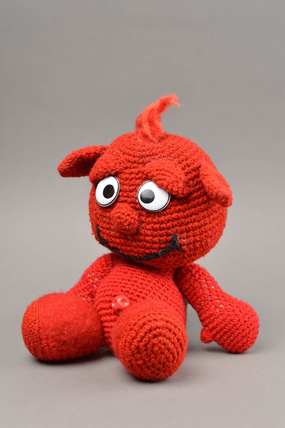 Peluche extra-terrestre souriant rouge tricotée au crochet faite main originale photo 2