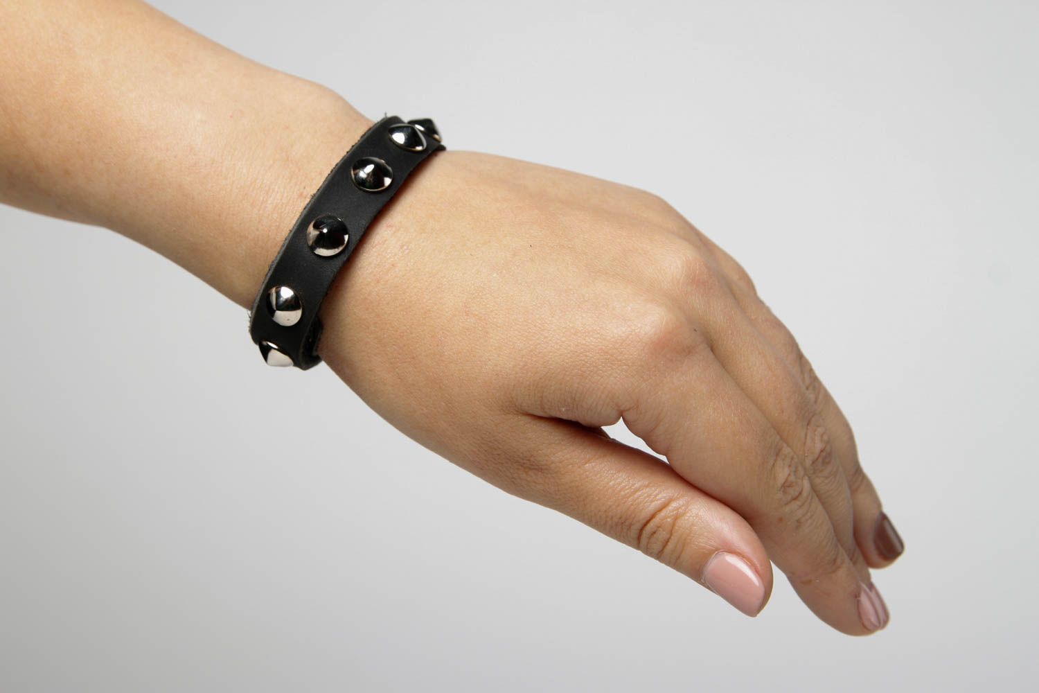 Красивый браслет ручной работы браслет на руку кожаный браслет черный модный фото 2