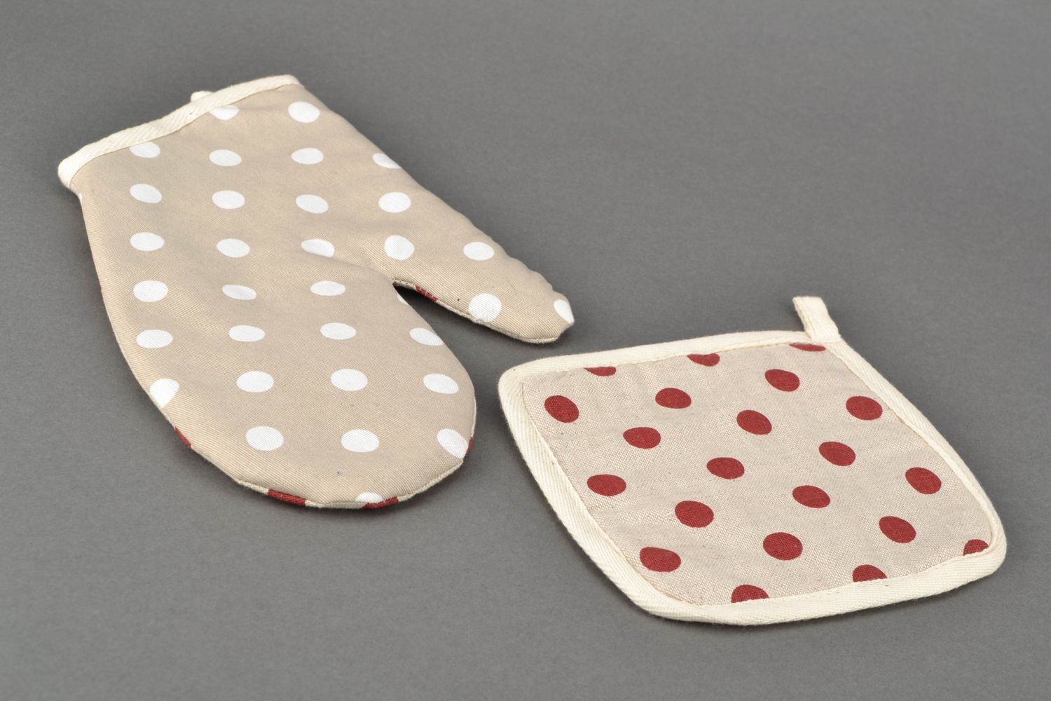 Handmade Topflappen und Handschuh Set aus Stoff getupft  foto 2