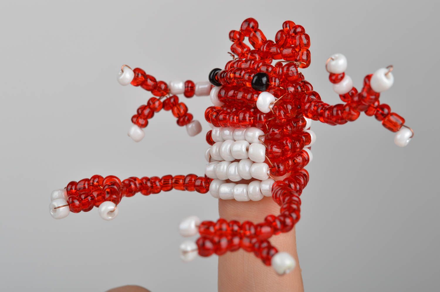 Handmade funny toy for finger woven of beads red frog for doll theater photo 4