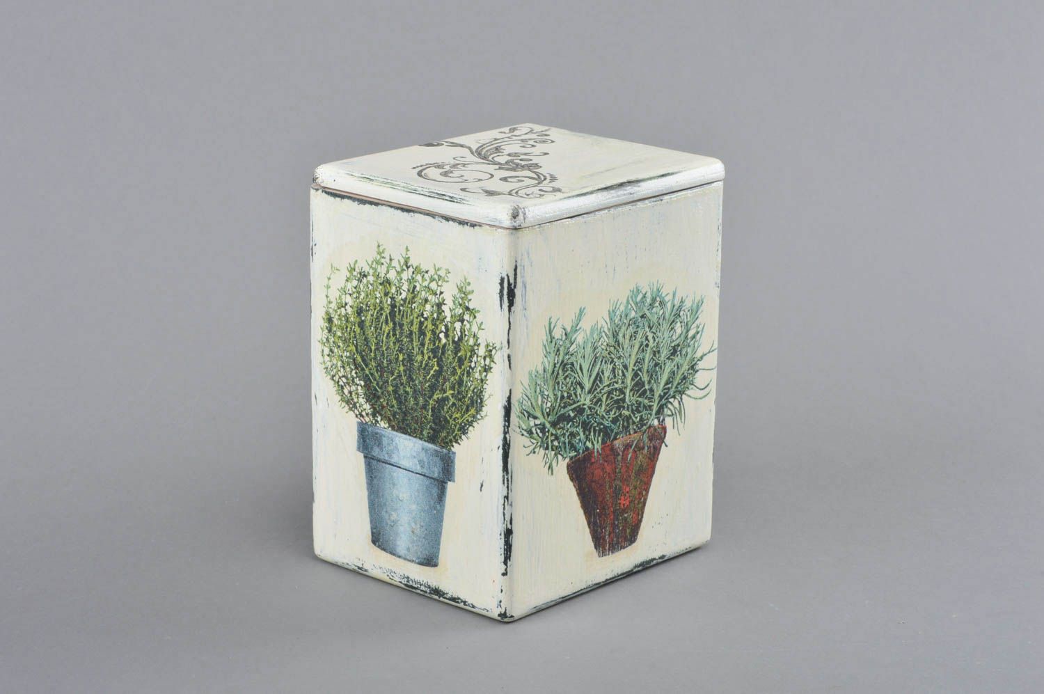Handmade unusual beautiful decoupage box for dry goods with lid Flowers photo 2