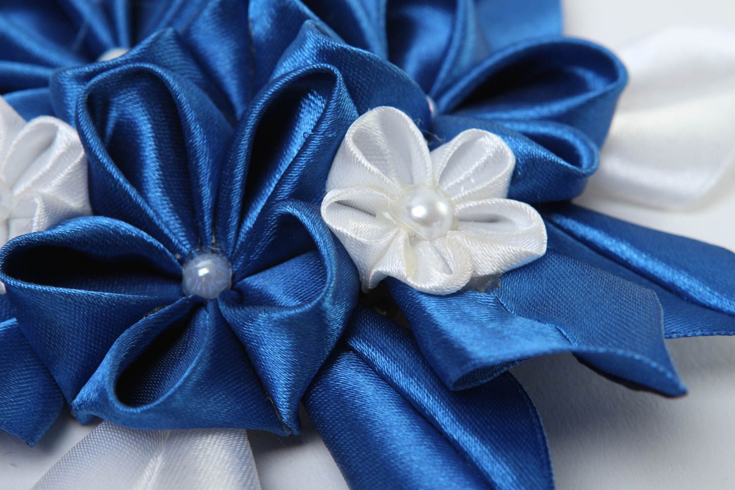 Barrette à cheveux fleur fait main bleu et blanc Accessoire femme kanzashi photo 3