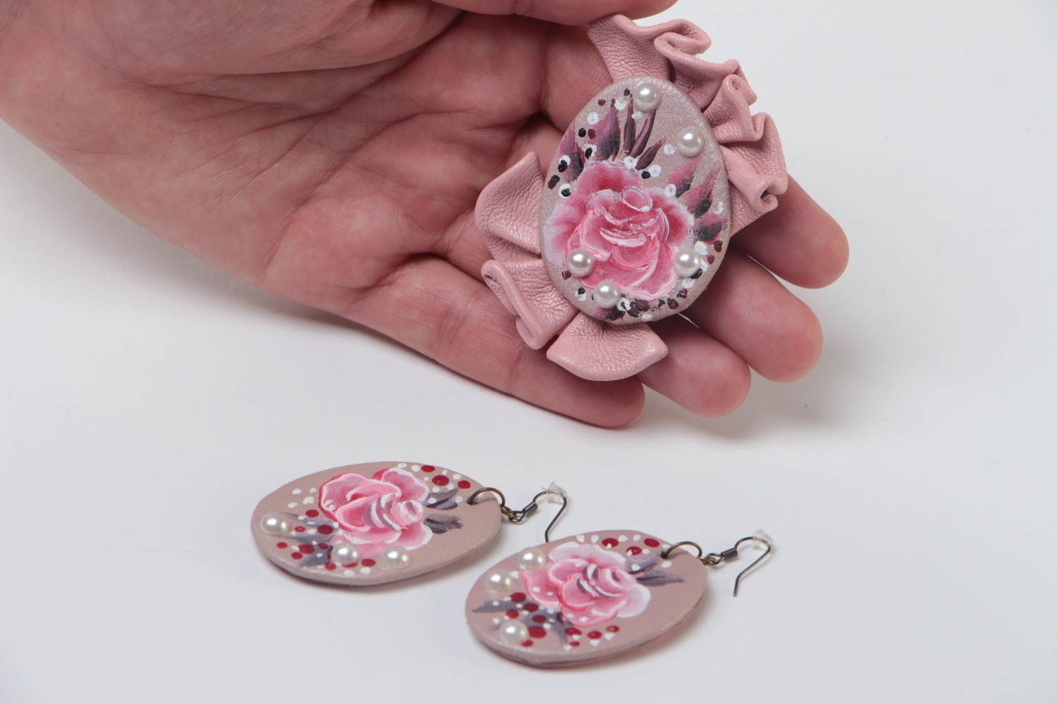 Beautiful handmade designer leather jewelry set romantic earrings and brooch  photo 5