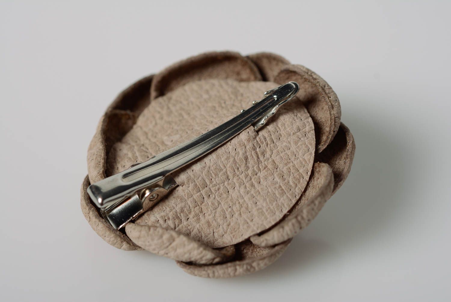 Beige handmade designer genuine leather flower hair clip with metal fastener photo 3