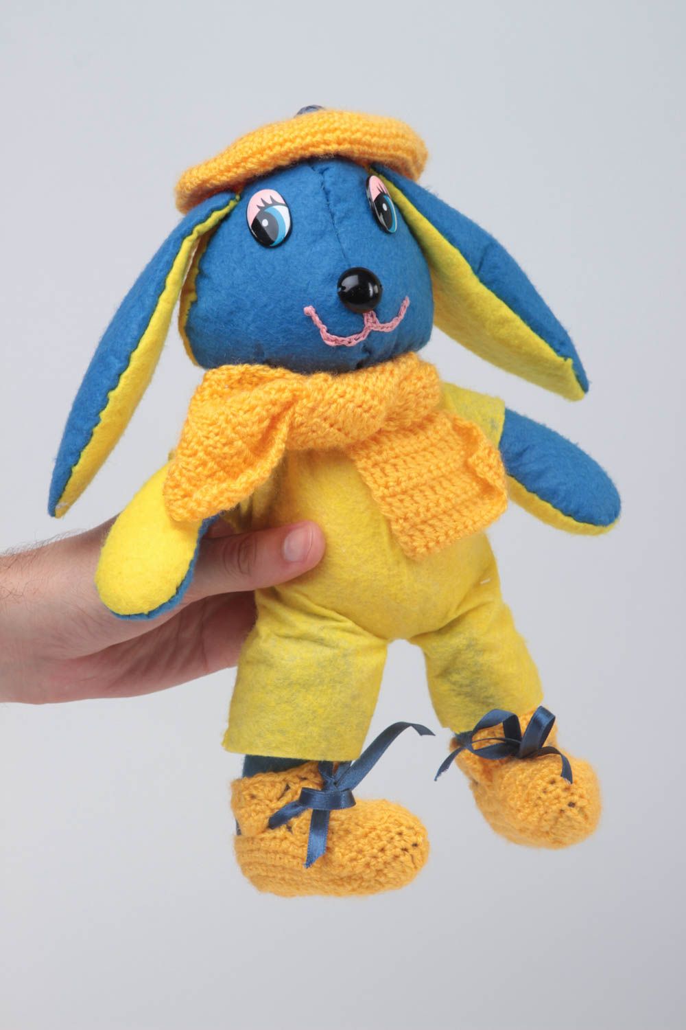Jouet enfant fait main Peluche tricotée au crochet Cadeau original jaune bleu photo 5
